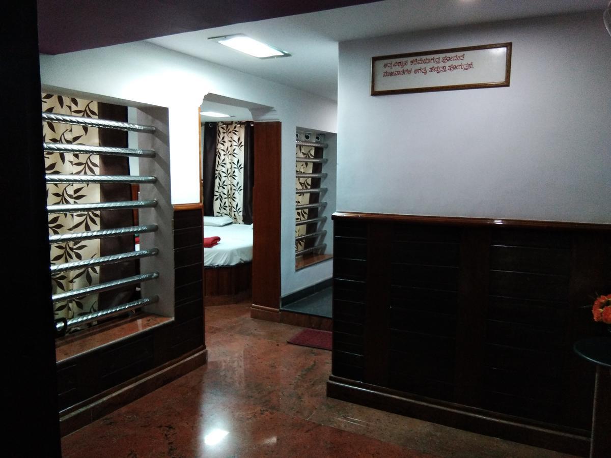 Hotel Sanman Lodge Shimoga Bagian luar foto