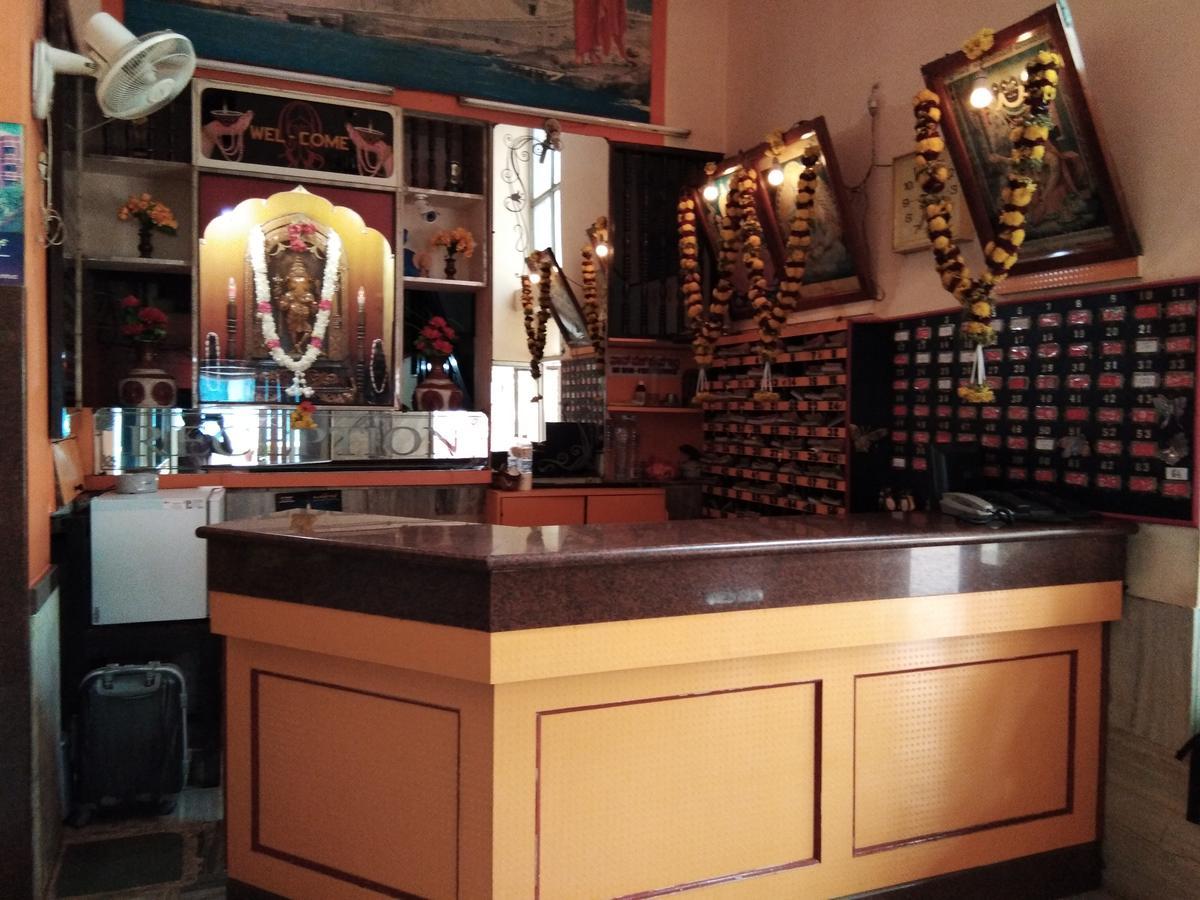 Hotel Sanman Lodge Shimoga Bagian luar foto